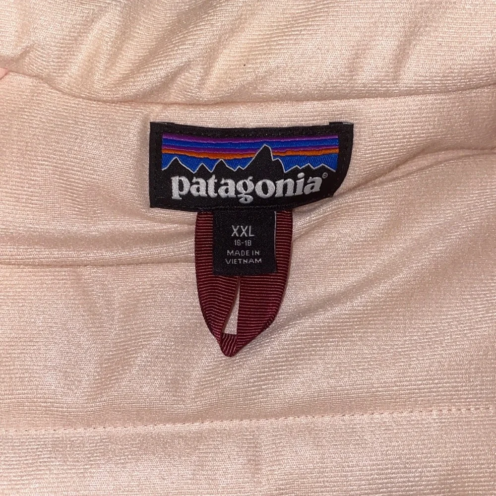 Patagonia Snowbelle jacket, size XXL(16-18), pink interior, exterior blue - Picture 8 of 10